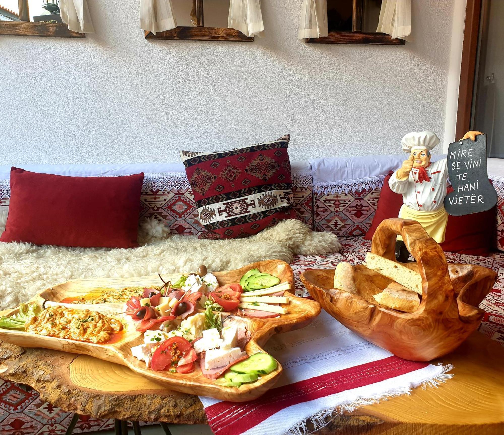 Hani I Vjeter Boutique Hotel Prizren Rum bild